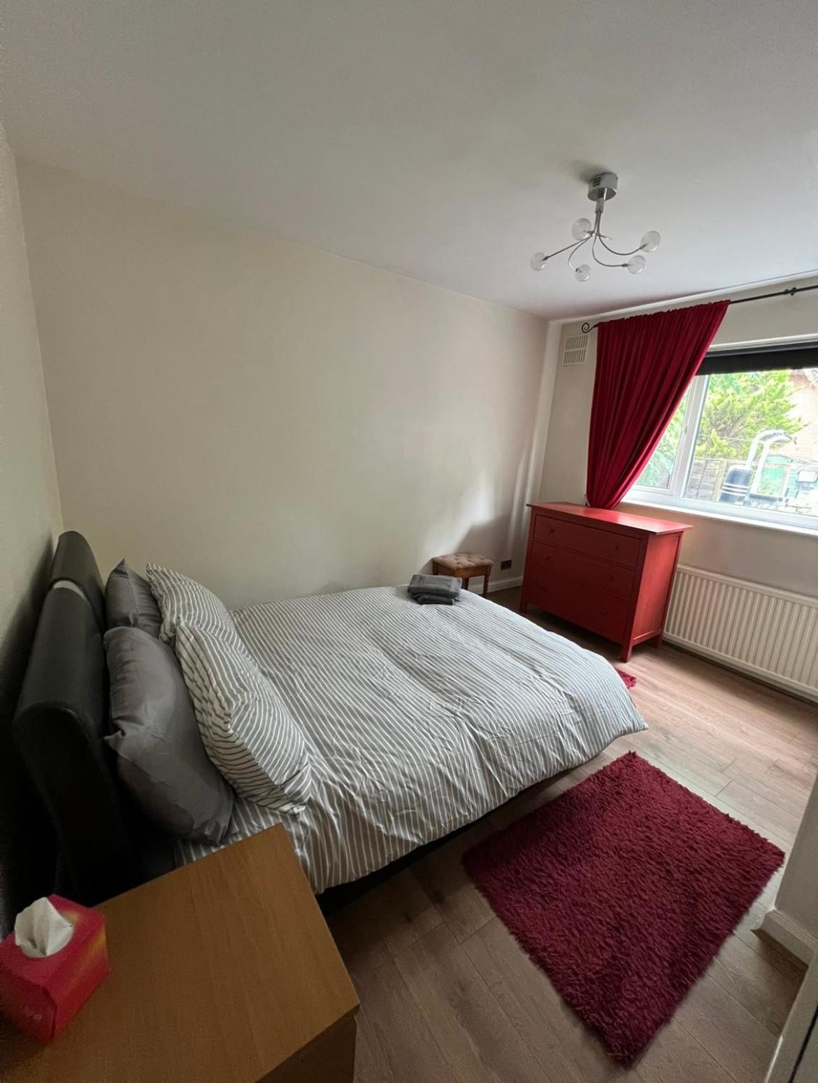 20Mins To Bakerst, Harry Potter & Wembley Stadium! Appartement Northwood  Buitenkant foto