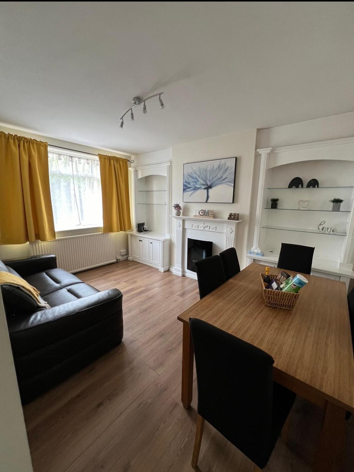 20Mins To Bakerst, Harry Potter & Wembley Stadium! Appartement Northwood  Buitenkant foto